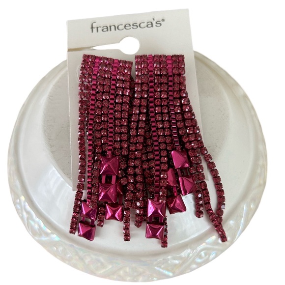 New Francesca’s Fuchsia Metal Cupchain Jacket Chandelier Earrings - Picture 8 of 9